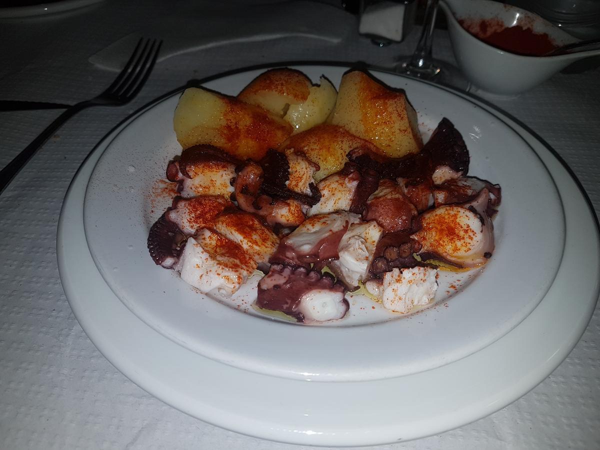 Hostal Restaurante Classic Columbrianos Екстер'єр фото
