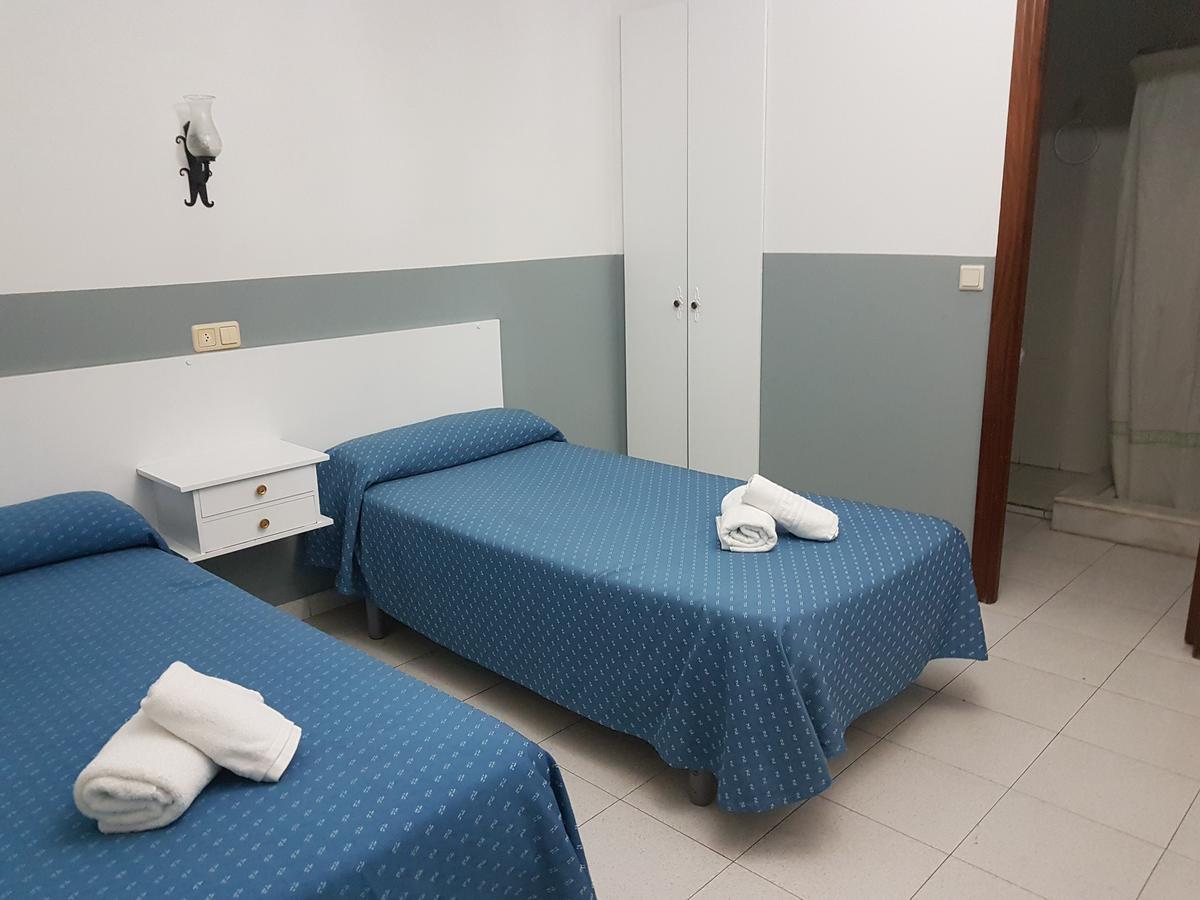 Hostal Restaurante Classic Columbrianos Екстер'єр фото