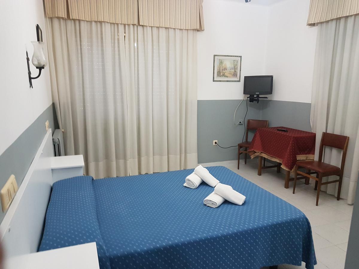 Hostal Restaurante Classic Columbrianos Екстер'єр фото